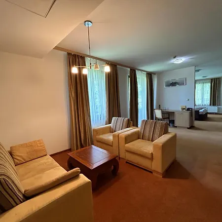 Legend Hotell 3*