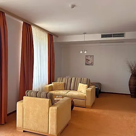 Legend Hotel 3*